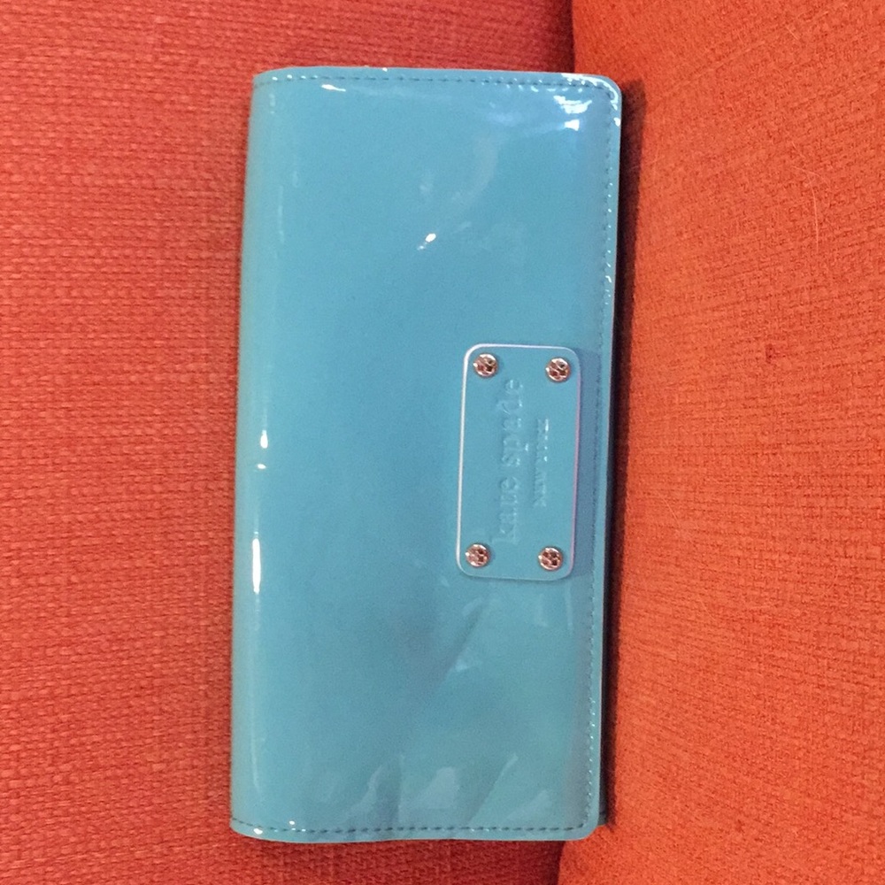 Adorable Kate Spade patent leather wallet